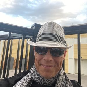 Meet your Posher, Dean